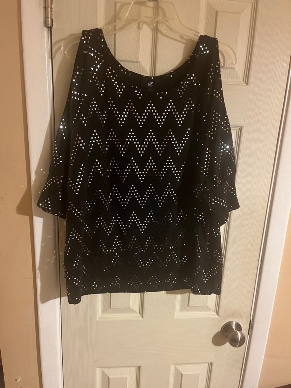 Black Studded Zigzag Short-Sleeve Women's Top